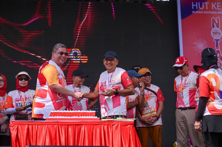 Race photo from NOTARACE 2025