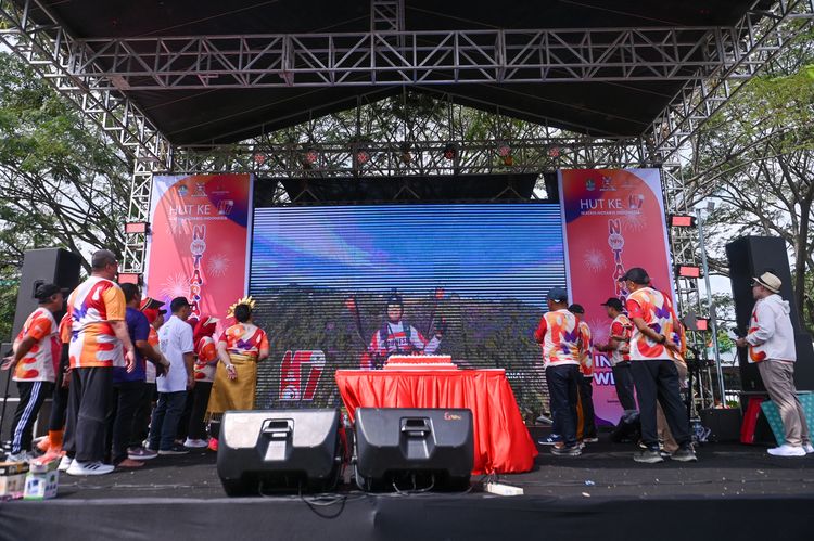 Race photo from NOTARACE 2025