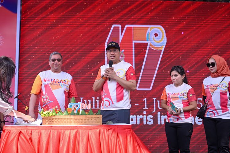 Race photo from NOTARACE 2025