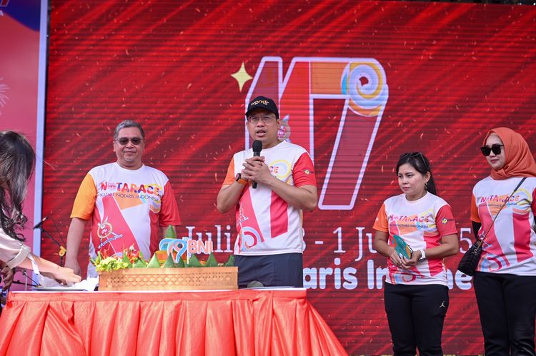 Race photo from NOTARACE 2025
