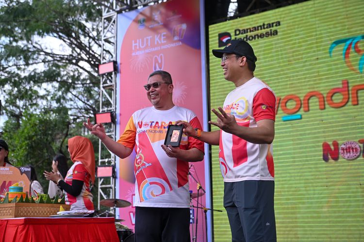 Race photo from NOTARACE 2025