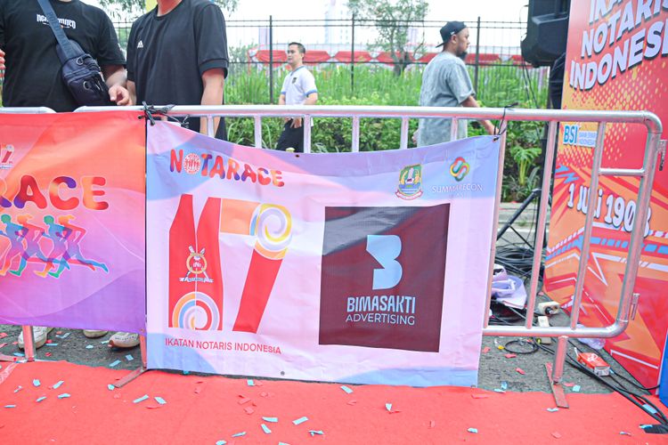 Race photo from NOTARACE 2025