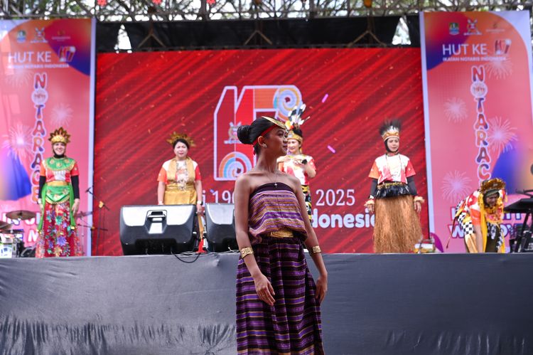 Race photo from NOTARACE 2025