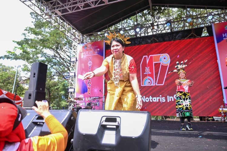 Race photo from NOTARACE 2025