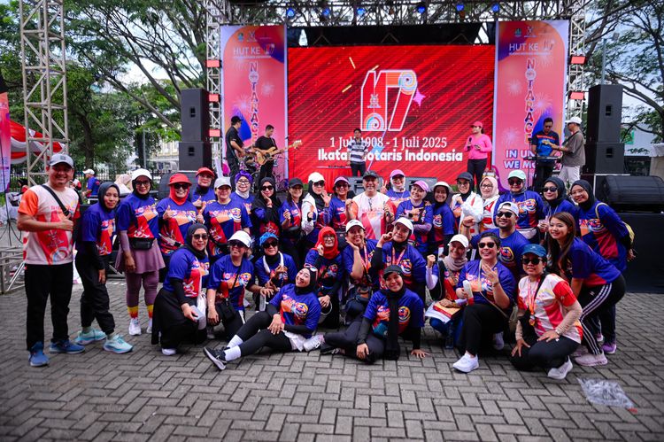 Race photo from NOTARACE 2025