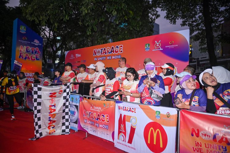 Race photo from NOTARACE 2025