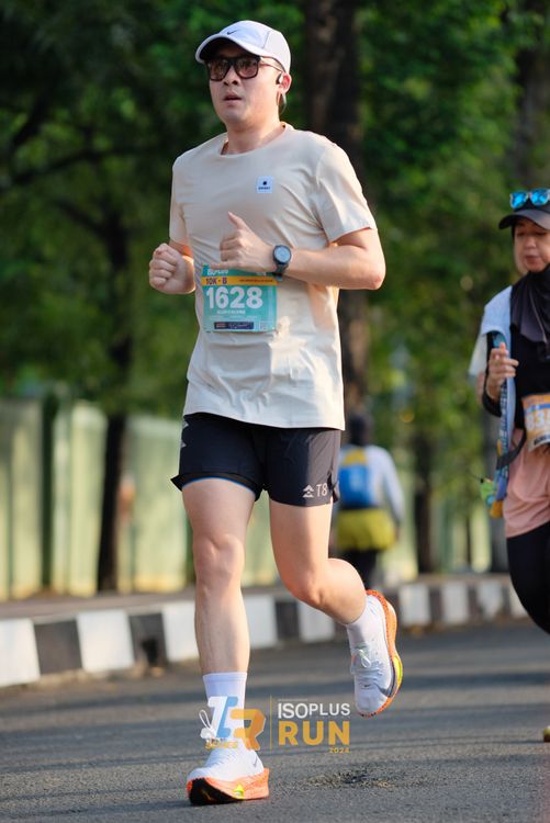 Race photo from Isoplus Run 2024 Surabaya