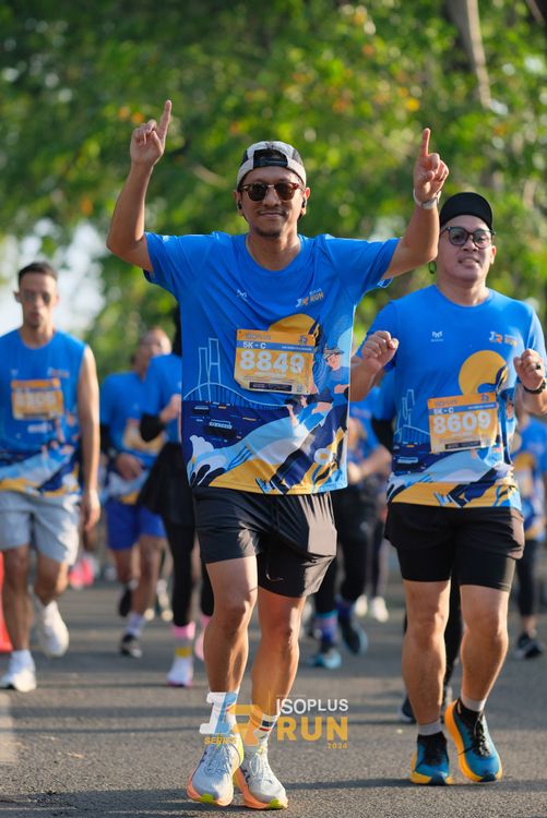 Race photo from Isoplus Run 2024 Surabaya
