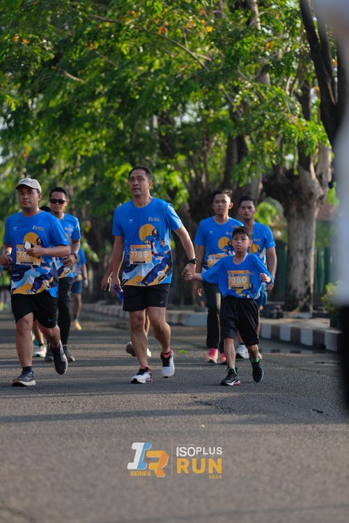Race photo from Isoplus Run 2024 Surabaya