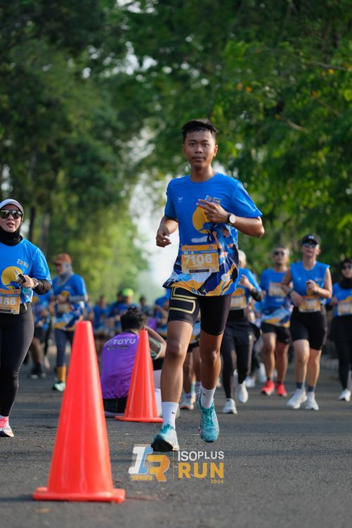 Race photo from Isoplus Run 2024 Surabaya
