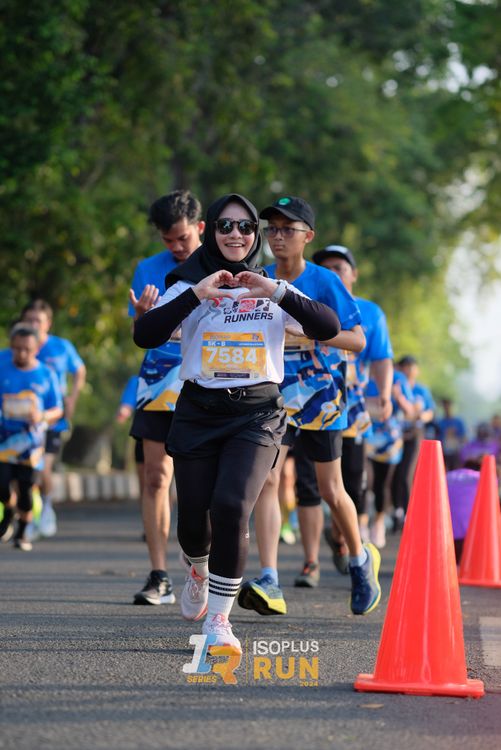 Race photo from Isoplus Run 2024 Surabaya