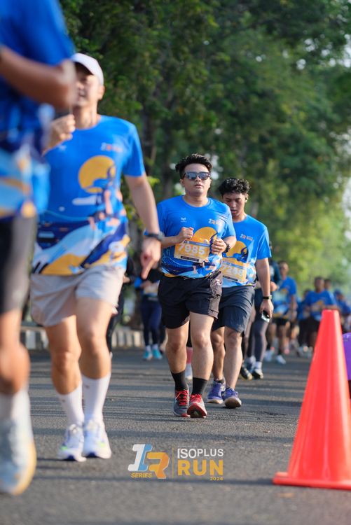 Race photo from Isoplus Run 2024 Surabaya