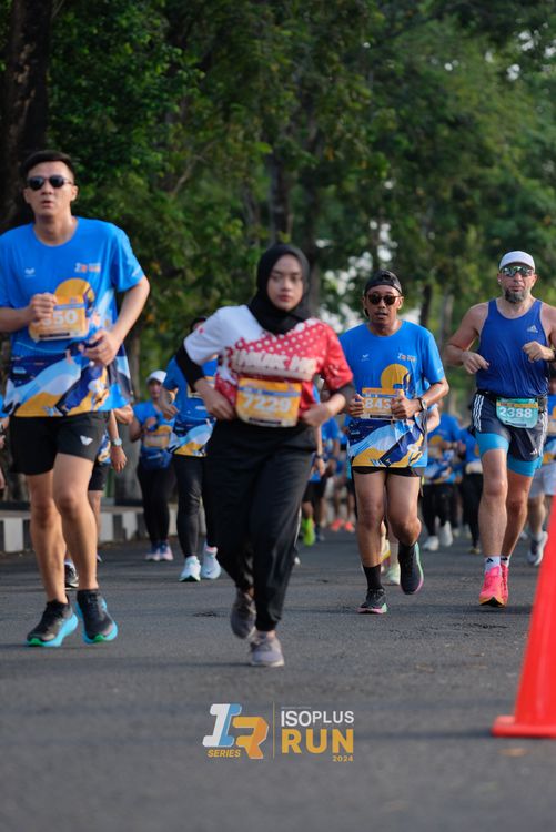 Race photo from Isoplus Run 2024 Surabaya