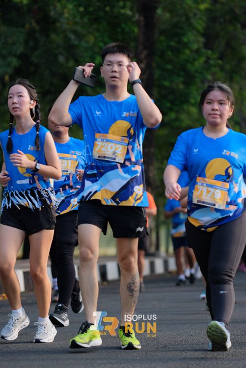 Race photo from Isoplus Run 2024 Surabaya