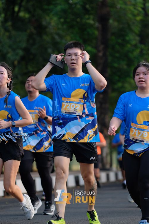 Race photo from Isoplus Run 2024 Surabaya