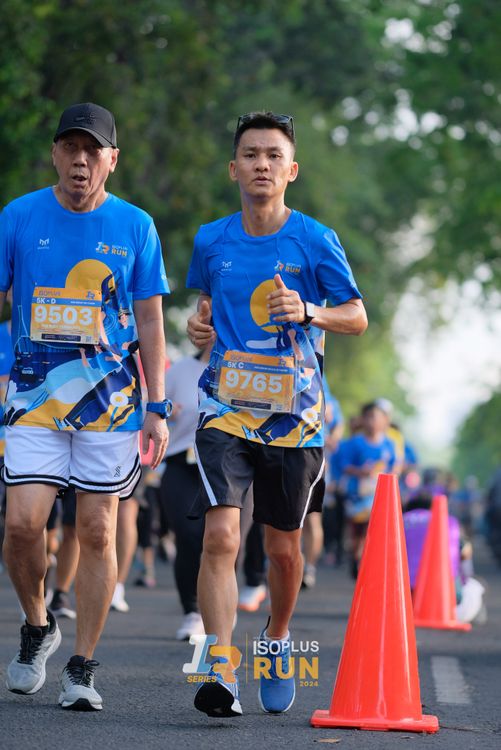 Race photo from Isoplus Run 2024 Surabaya