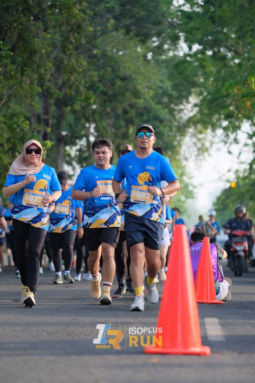 Race photo from Isoplus Run 2024 Surabaya