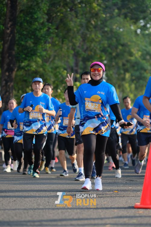 Race photo from Isoplus Run 2024 Surabaya