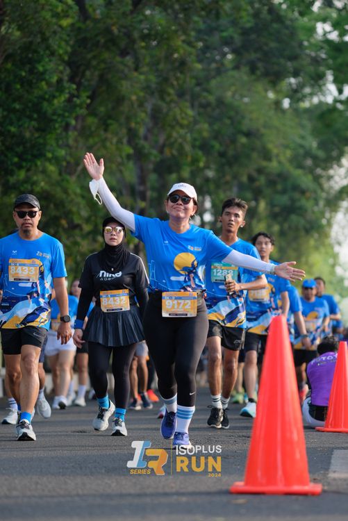 Race photo from Isoplus Run 2024 Surabaya