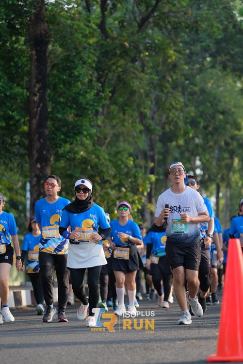 Race photo from Isoplus Run 2024 Surabaya
