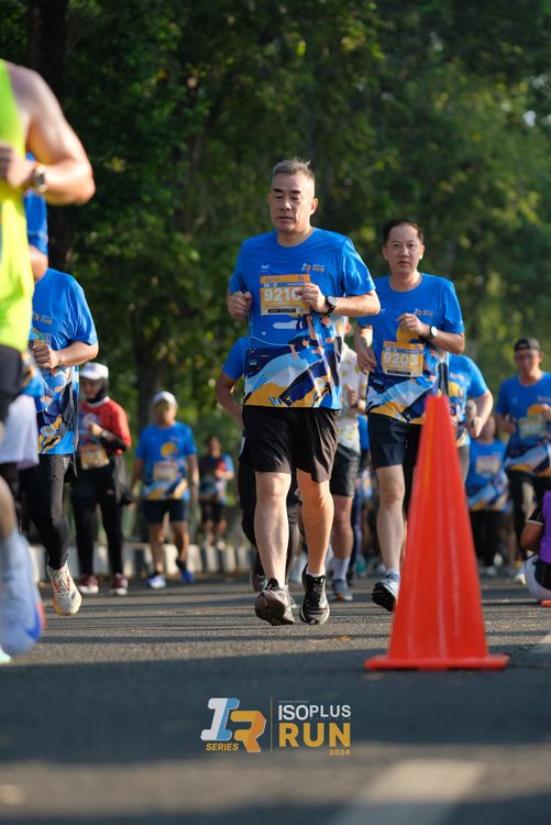 Race photo from Isoplus Run 2024 Surabaya