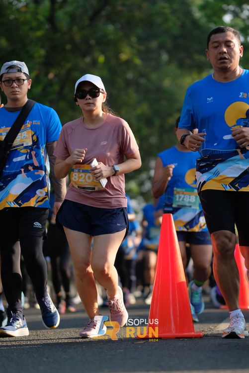 Race photo from Isoplus Run 2024 Surabaya