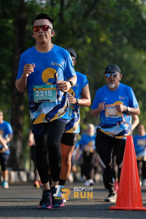Race photo from Isoplus Run 2024 Surabaya