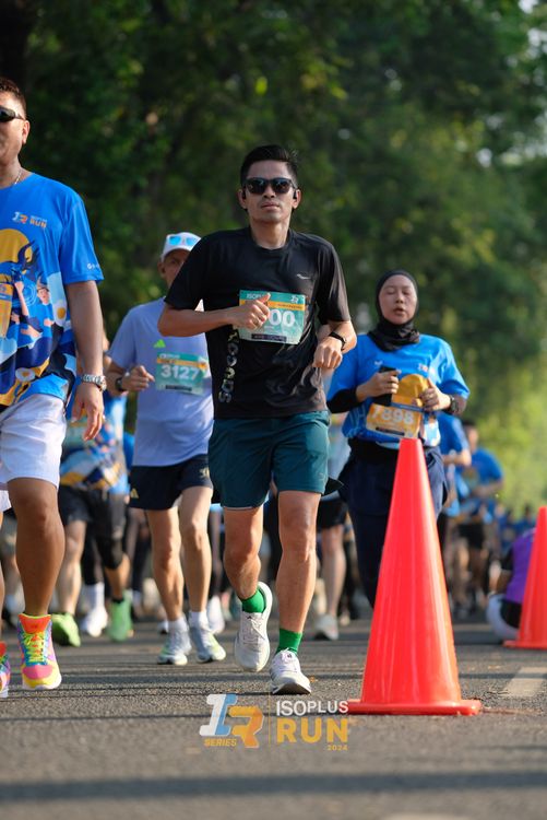 Race photo from Isoplus Run 2024 Surabaya