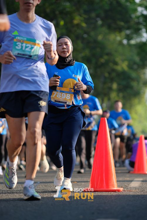 Race photo from Isoplus Run 2024 Surabaya