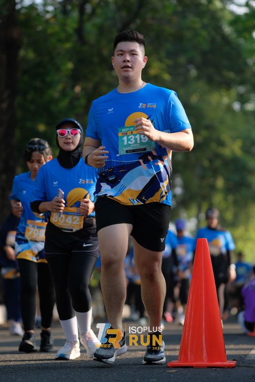 Race photo from Isoplus Run 2024 Surabaya