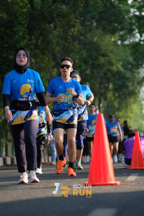 Race photo from Isoplus Run 2024 Surabaya