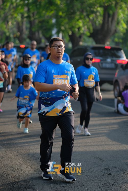 Race photo from Isoplus Run 2024 Surabaya