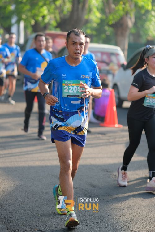 Race photo from Isoplus Run 2024 Surabaya