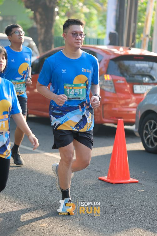 Race photo from Isoplus Run 2024 Surabaya