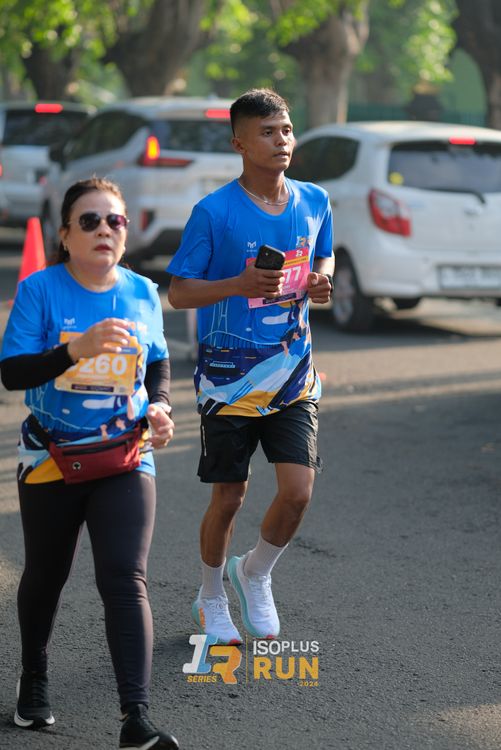 Race photo from Isoplus Run 2024 Surabaya
