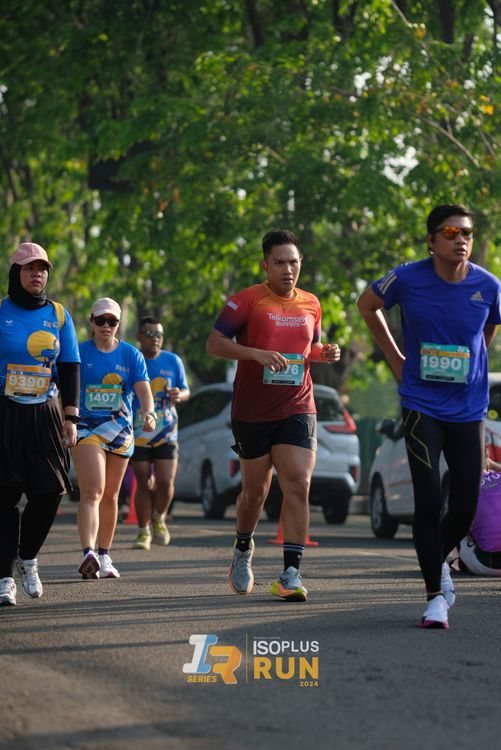 Race photo from Isoplus Run 2024 Surabaya