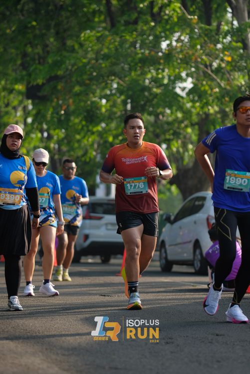 Race photo from Isoplus Run 2024 Surabaya