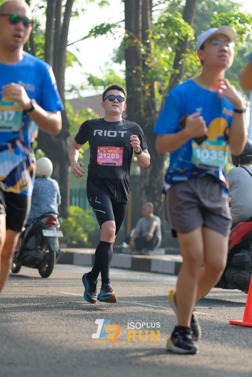 Race photo from Isoplus Run 2024 Surabaya