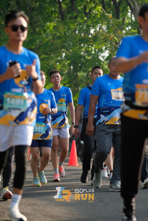 Race photo from Isoplus Run 2024 Surabaya