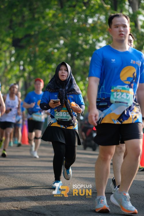 Race photo from Isoplus Run 2024 Surabaya