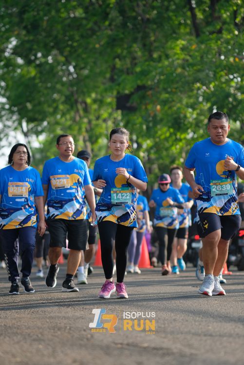 Race photo from Isoplus Run 2024 Surabaya