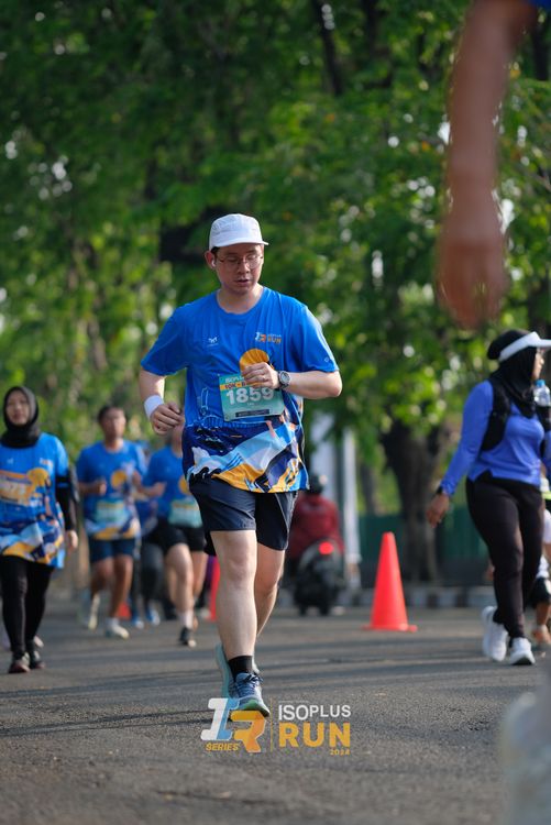 Race photo from Isoplus Run 2024 Surabaya