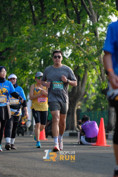 Race photo from Isoplus Run 2024 Surabaya
