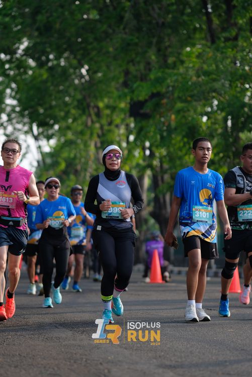 Race photo from Isoplus Run 2024 Surabaya
