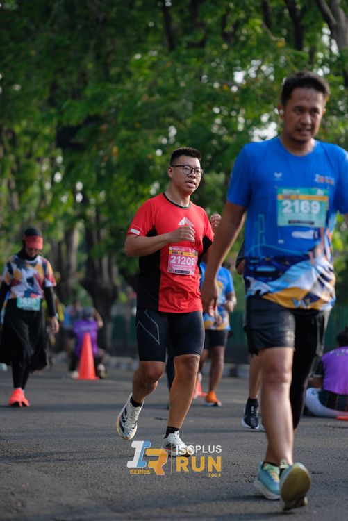 Race photo from Isoplus Run 2024 Surabaya