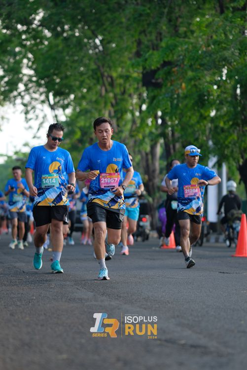 Race photo from Isoplus Run 2024 Surabaya