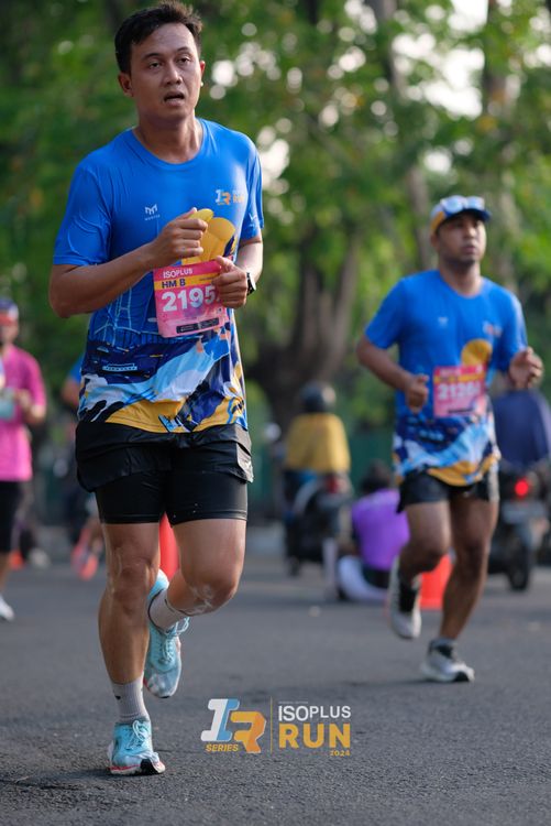 Race photo from Isoplus Run 2024 Surabaya