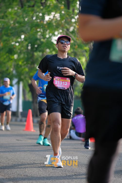 Race photo from Isoplus Run 2024 Surabaya