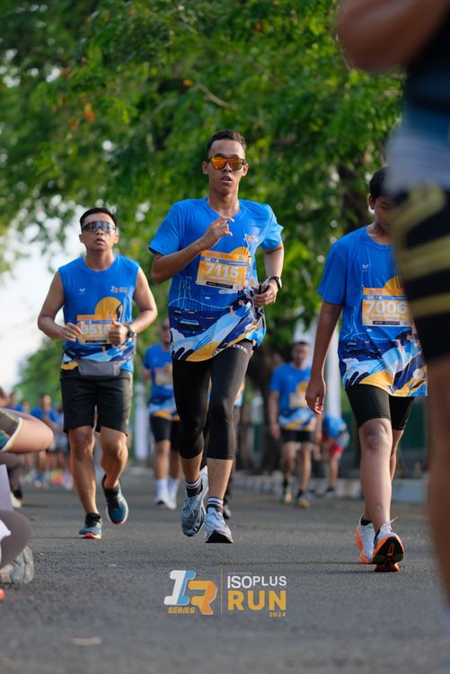 Race photo from Isoplus Run 2024 Surabaya