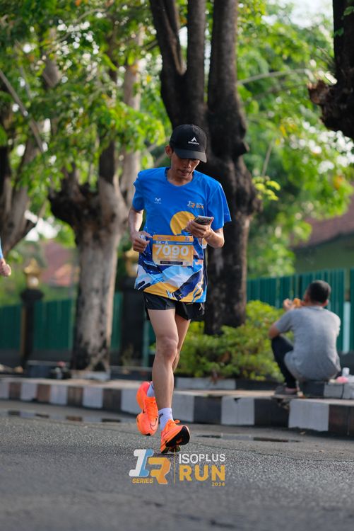 Race photo from Isoplus Run 2024 Surabaya